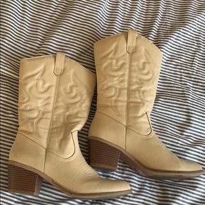 Vegan tan cowboy boots size 9